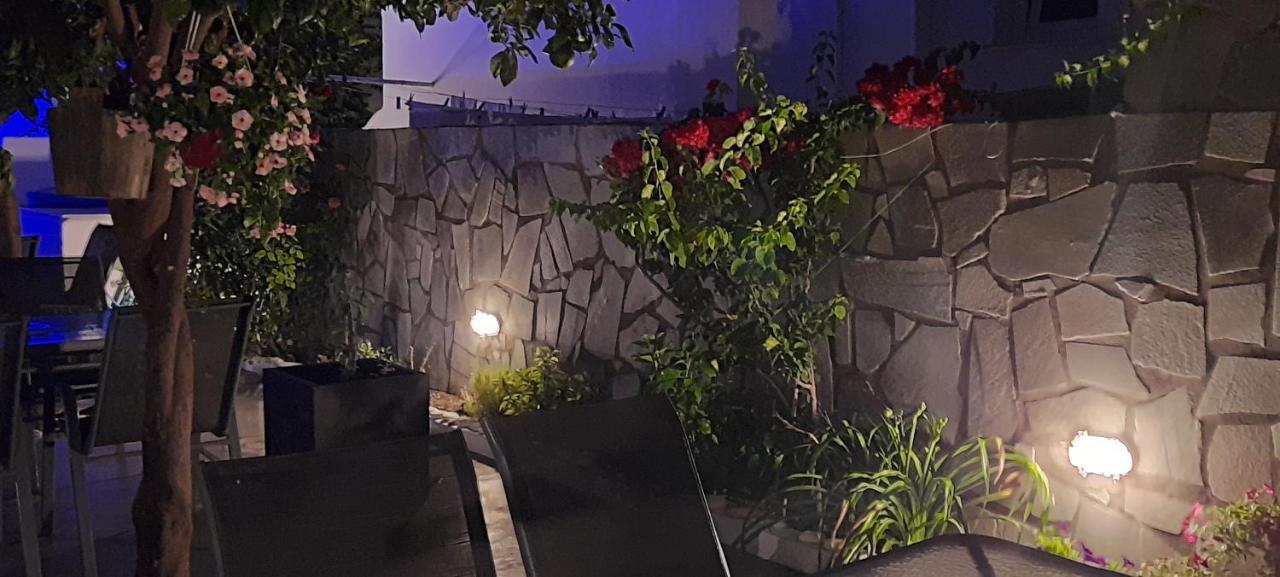 Siren Rooms And Apartments Paros Екстер'єр фото