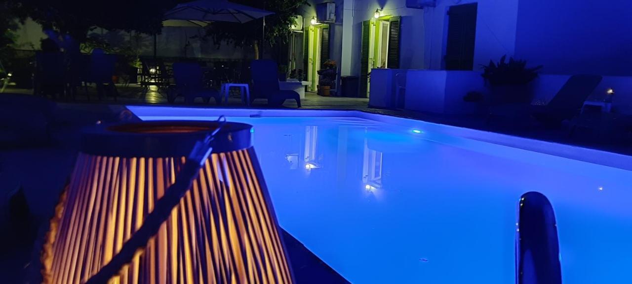 Siren Rooms And Apartments Paros Екстер'єр фото